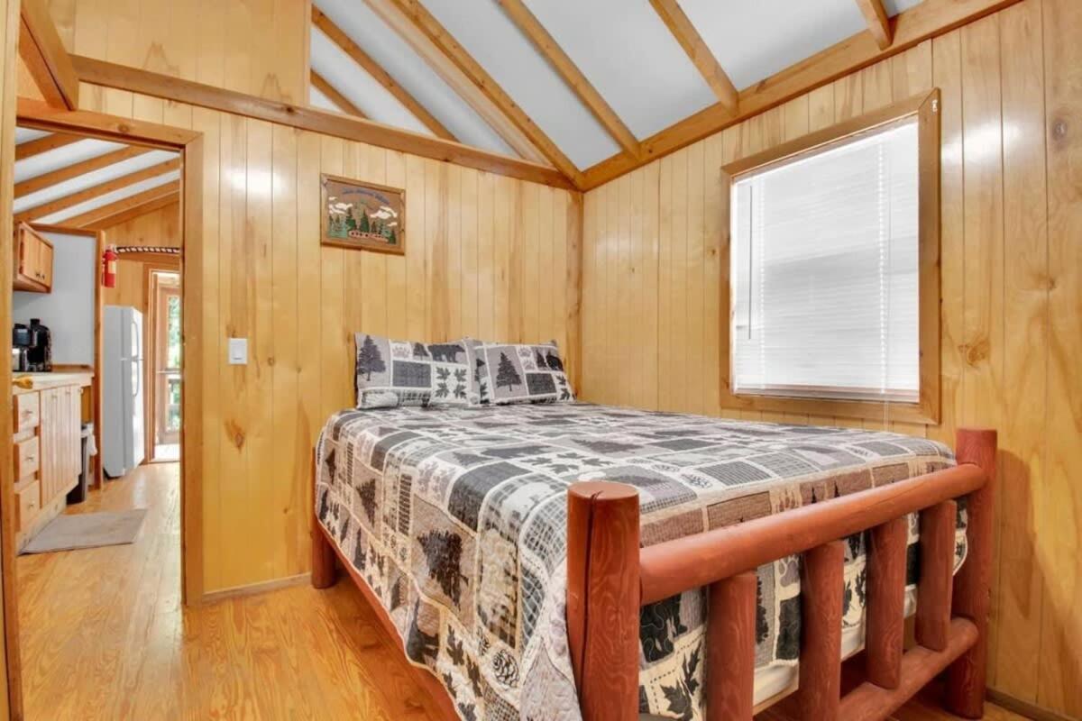Charming Log In Holiday home *