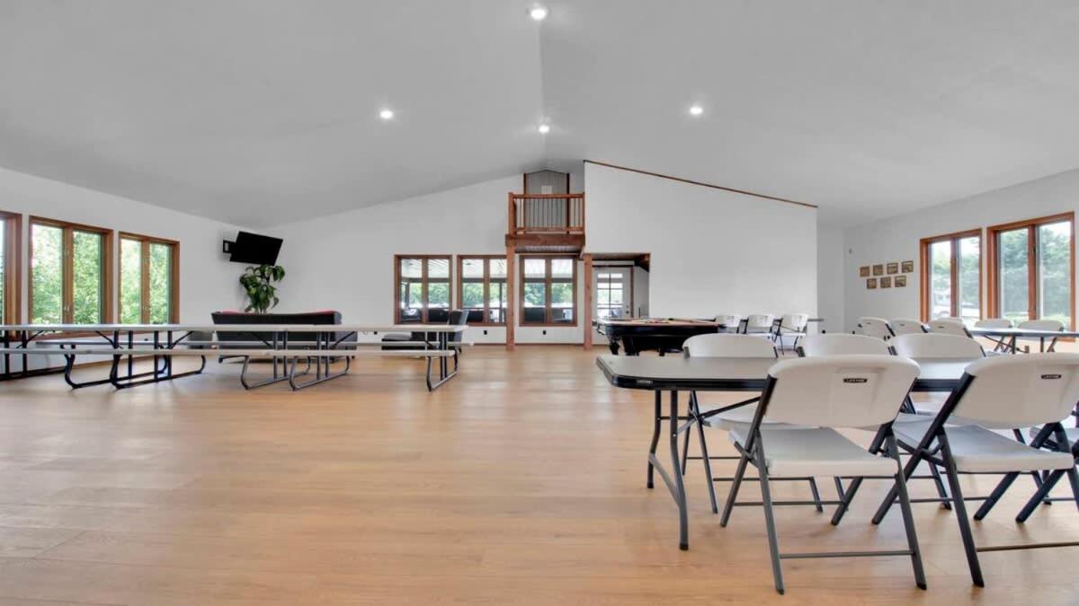 Charming Log In Holiday home *