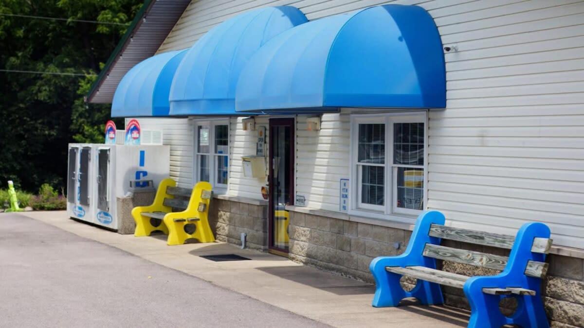 Charming Log In Hébergement de vacances Bloomington